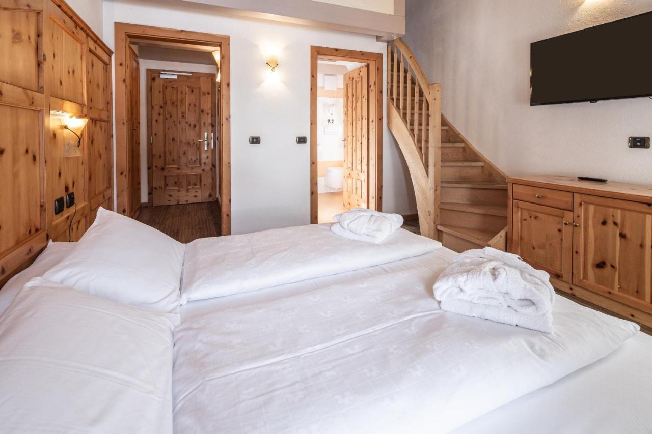 Hotel Soreghes Gran Chalet Campitello di Fassa Exterior foto