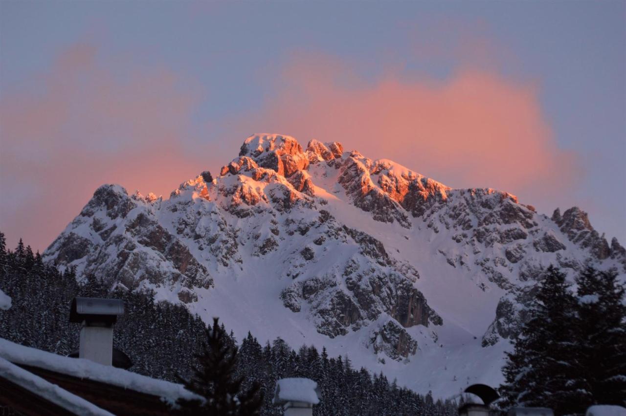 Hotel Soreghes Gran Chalet Campitello di Fassa Exterior foto