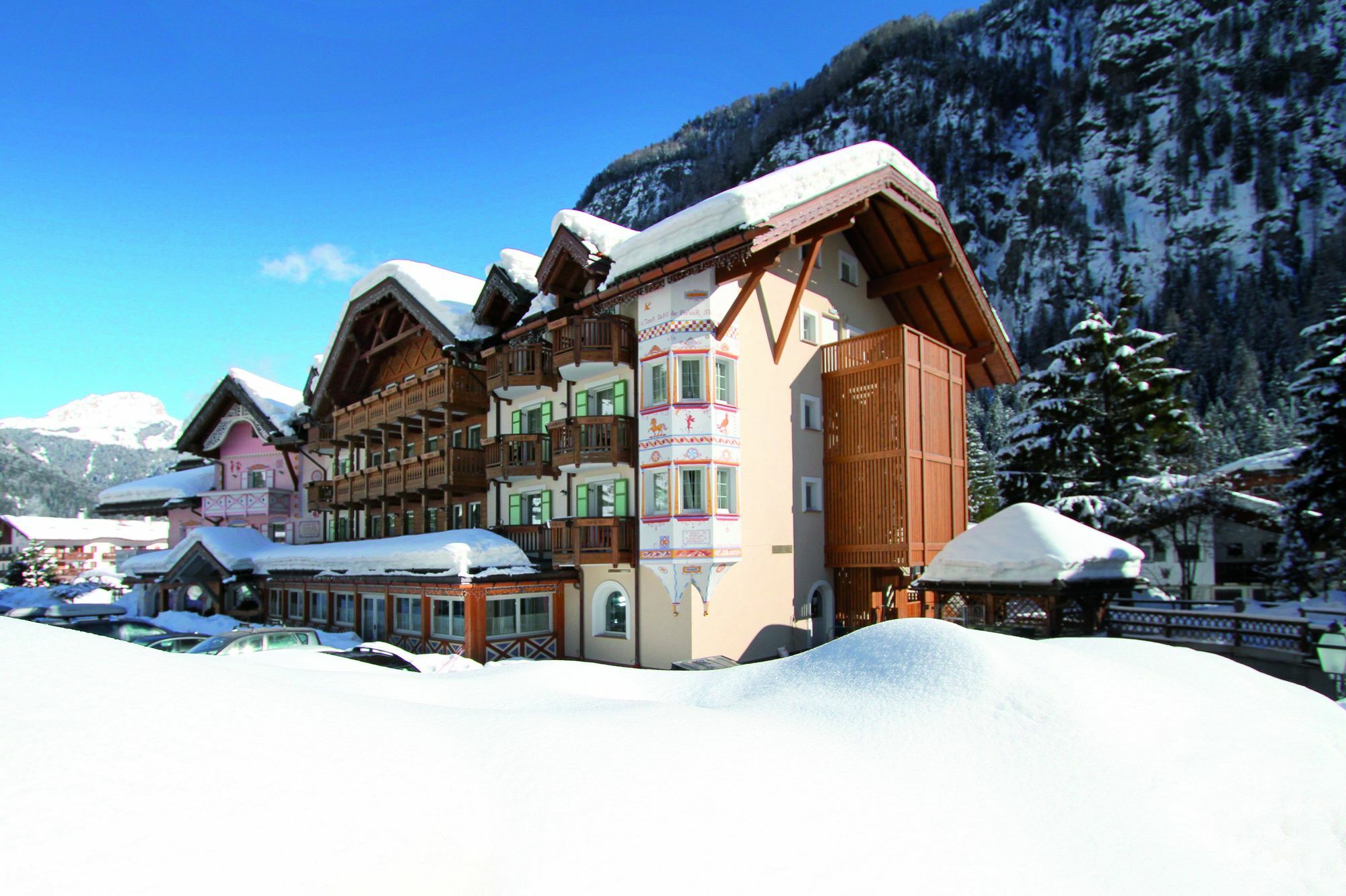 Hotel Soreghes Gran Chalet Campitello di Fassa Exterior foto